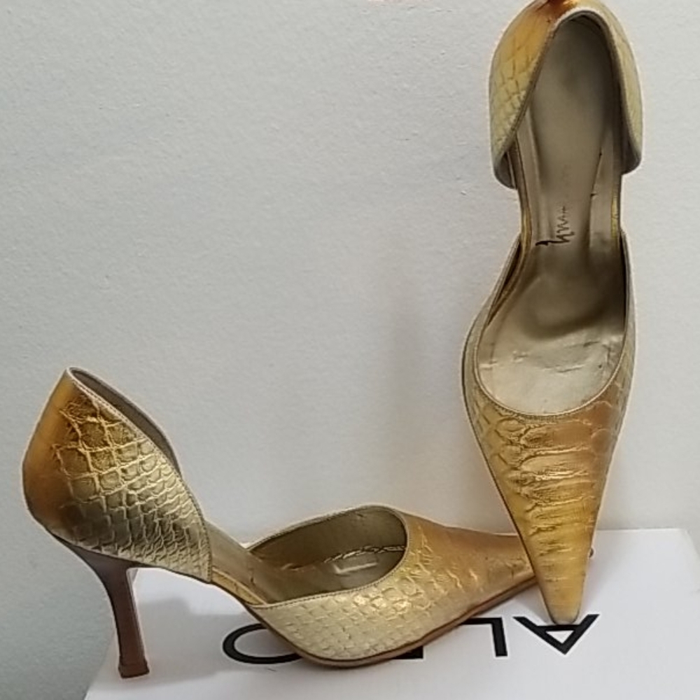 Luichiny Gold Stiletto Heels